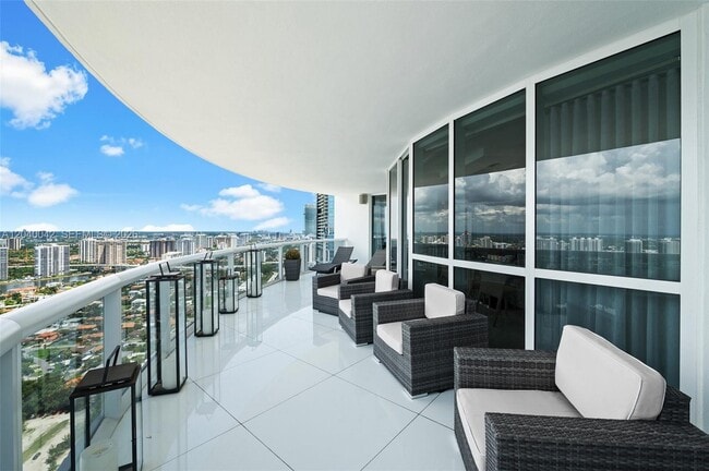Building Photo - 18201 Collins Ave