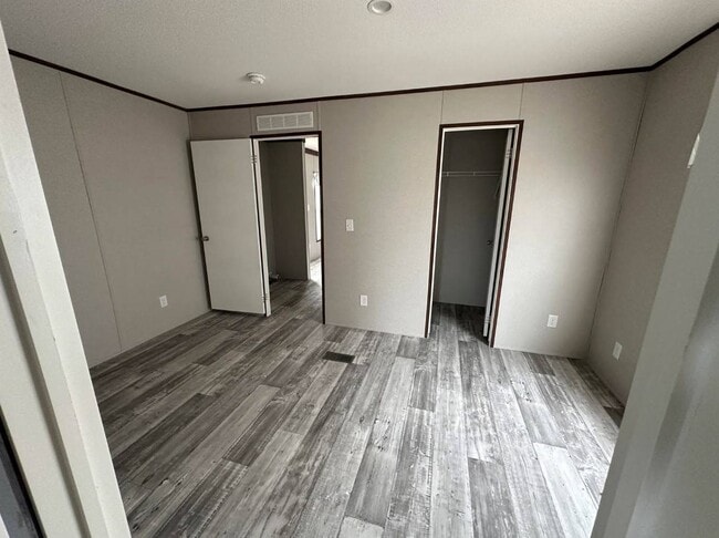 Building Photo - 3150 Plateau Dr