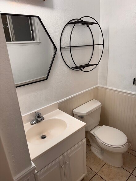 Building Photo - 61538 Valley View Dr