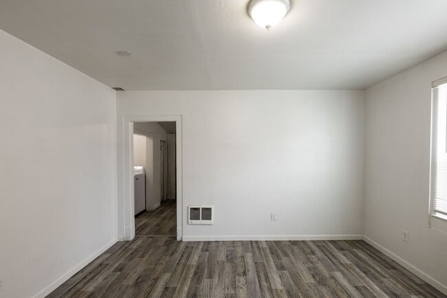 Building Photo - 2 BED 1 BATH HOME IN POCATELLO - AVAILABLE NOW