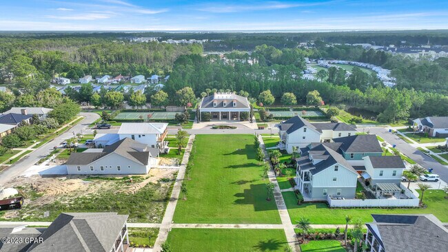 Building Photo - 316 Coral Gables St