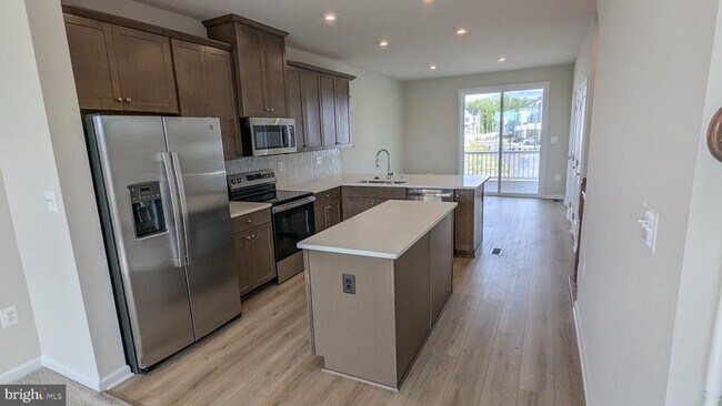 Building Photo - 9376 Tanfield Dr