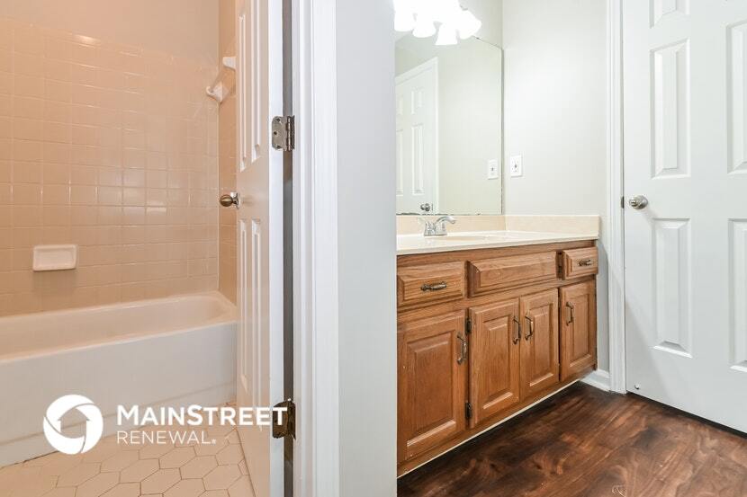 Building Photo - 2231 Oak Hollow Ln