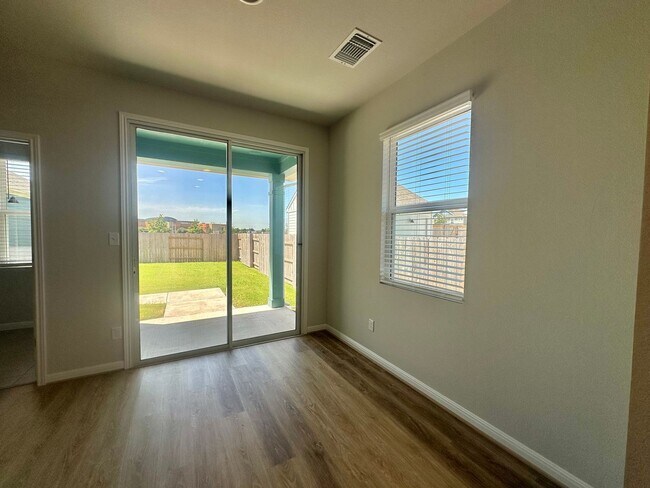 Building Photo - 3 Bed 2Bath in Taylor Tx