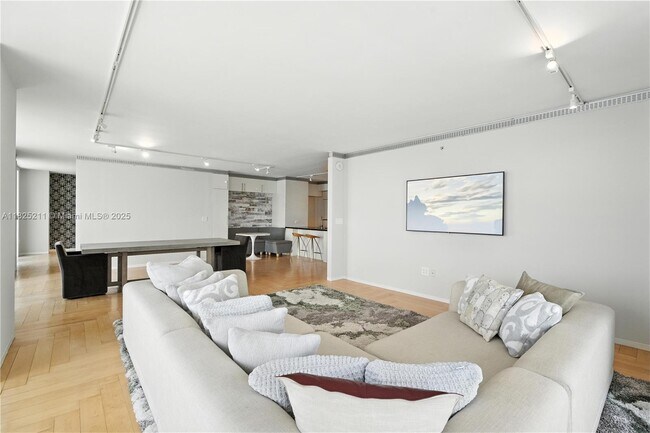 Building Photo - 50 Biscayne Blvd