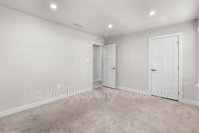 Building Photo - 2305 Wadlow Ln