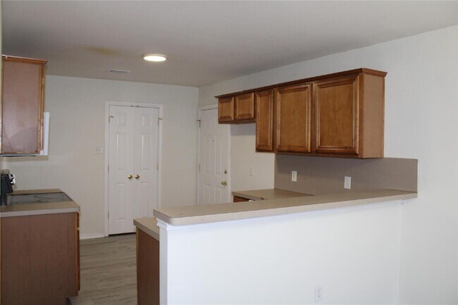 Building Photo - 1706 Caravan Trail