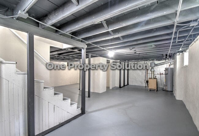 Building Photo - 3612 Van Buren St