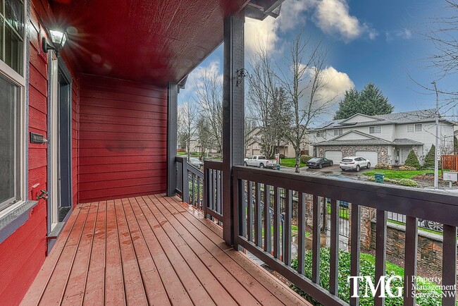 Building Photo - Gorgeous Four Bedroom Townhome in Hillsboro!