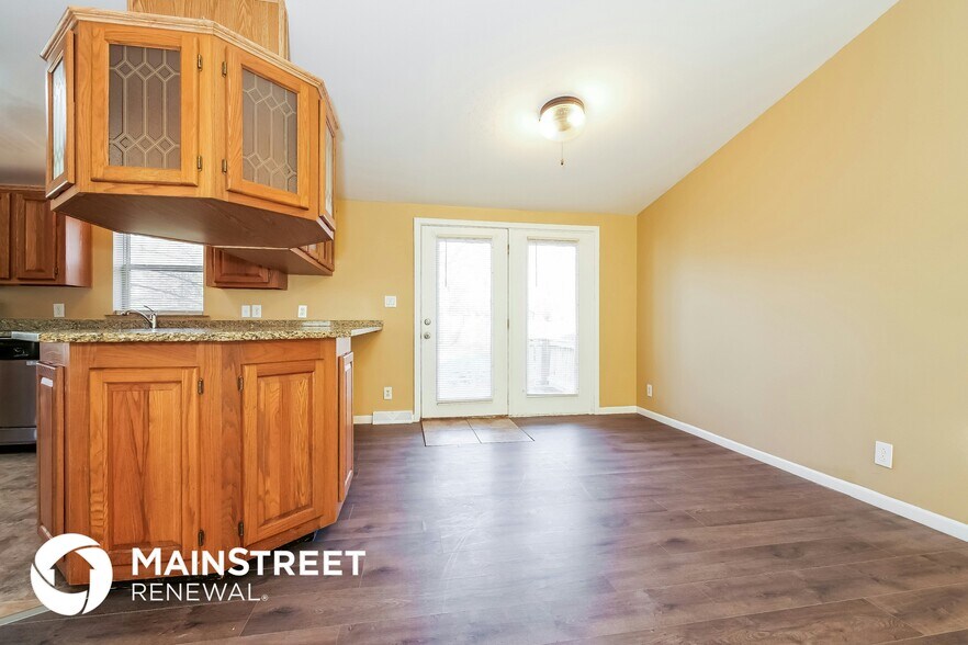 Building Photo - 1709 Lexington Rd