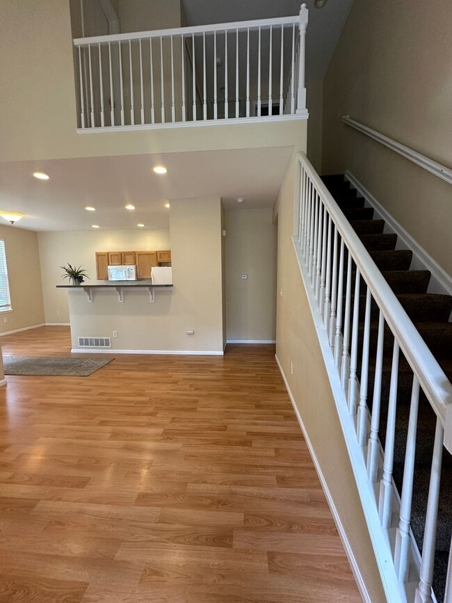 Building Photo - Beautiful 2BD/2.5BA Lafayette Home!