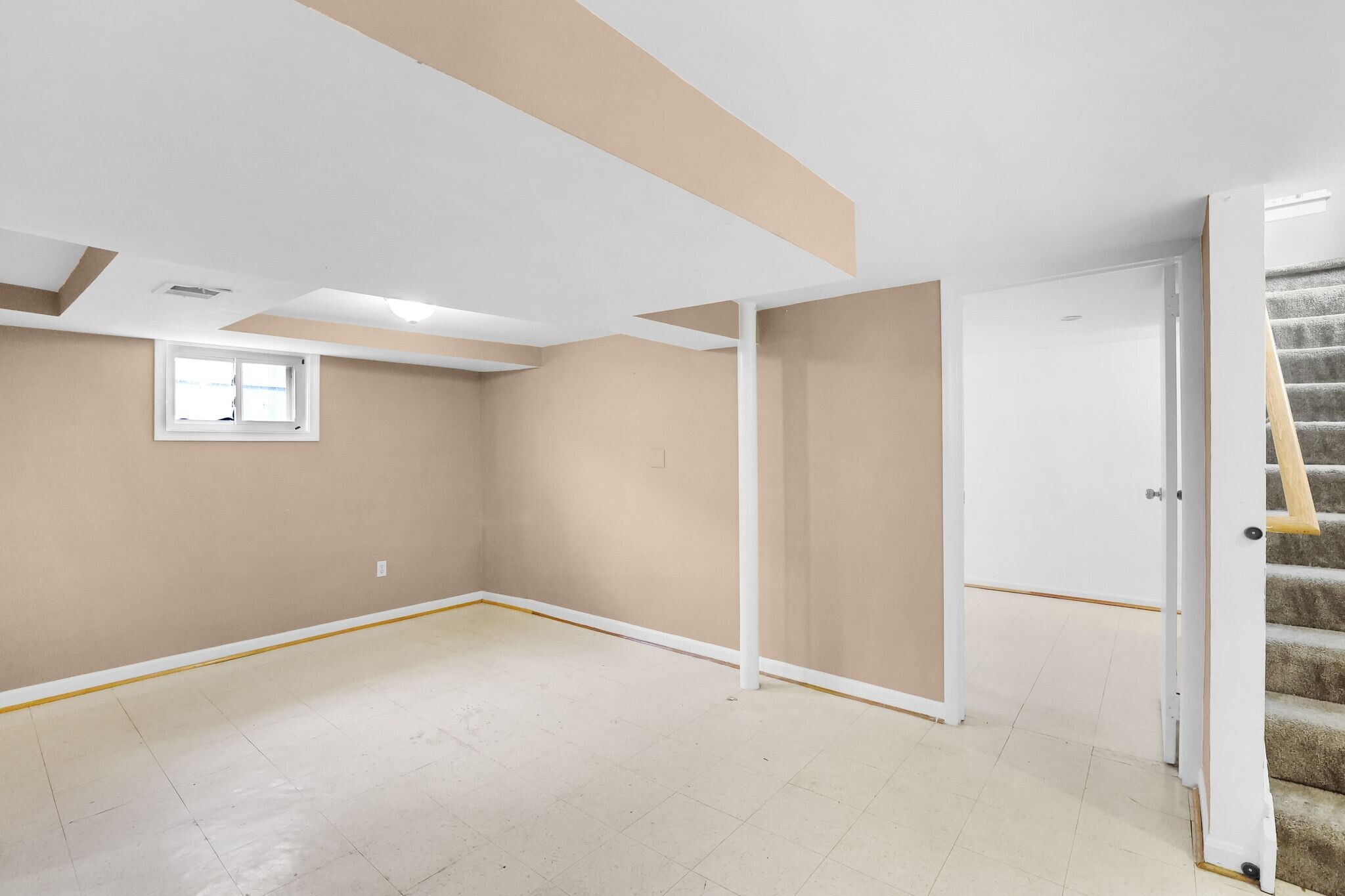 Building Photo - 2712 1st St S