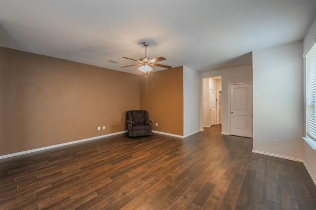 Building Photo - 561 Concho St