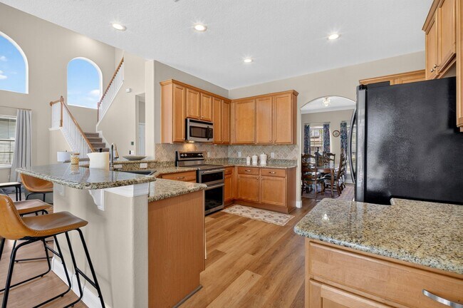 Building Photo - 353 Lake Amberleigh Dr