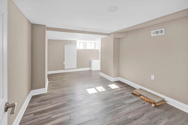 Building Photo - 1802 E 29th St