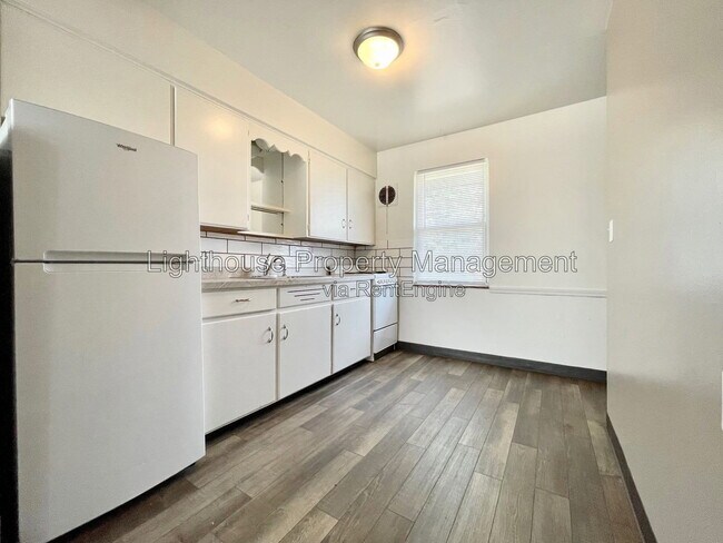Building Photo - 1212 Ottillia St SE