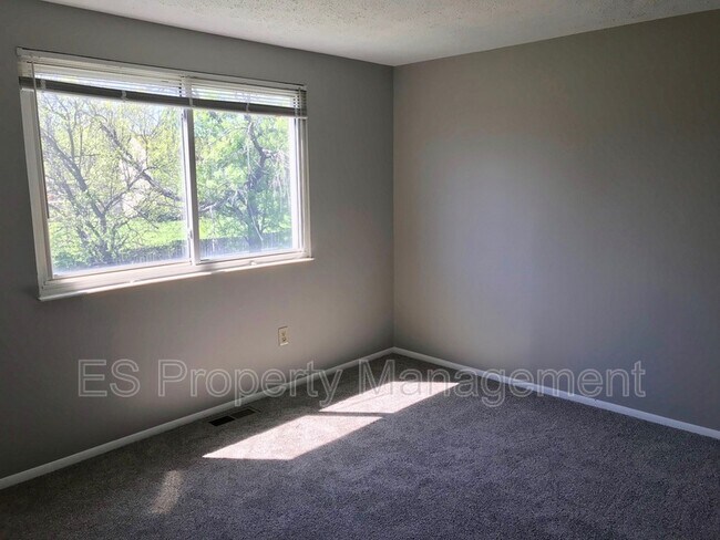 Building Photo - 6516 Zionsville Rd