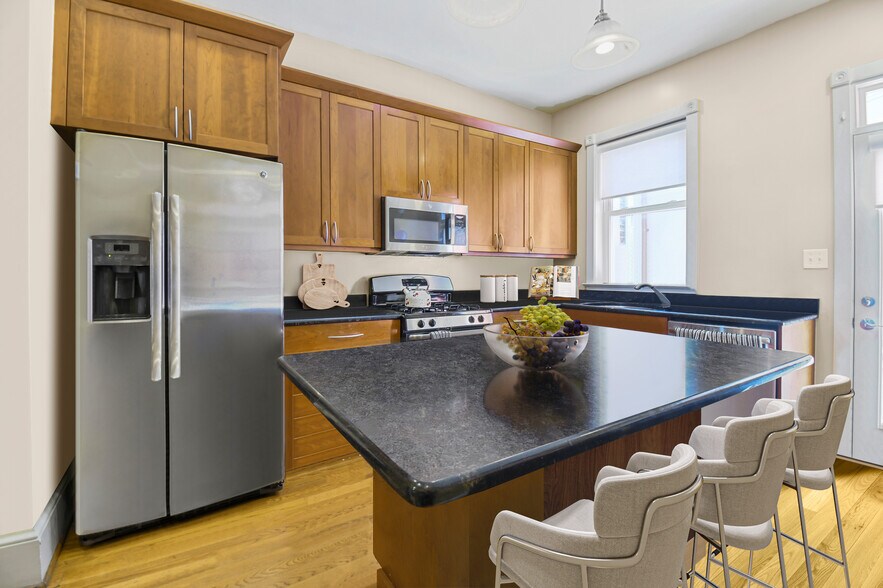 Building Photo - 1330 35th St NW
