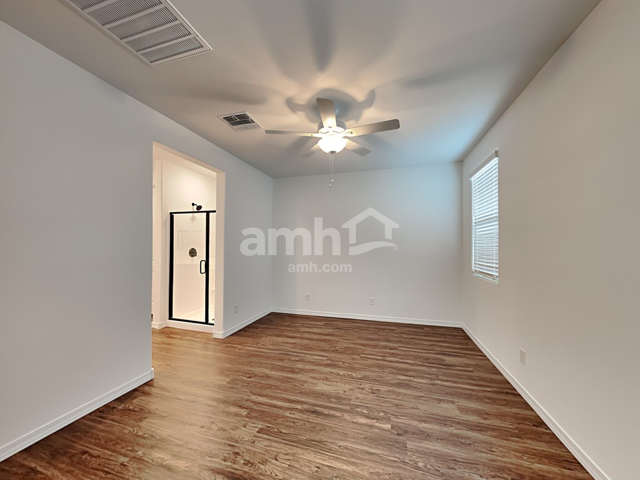 Building Photo - 895 S 150th Dr