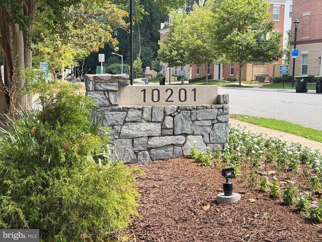 Building Photo - 10201 Grosvenor Pl