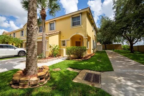 Primary Photo - 16801 SW 1st St