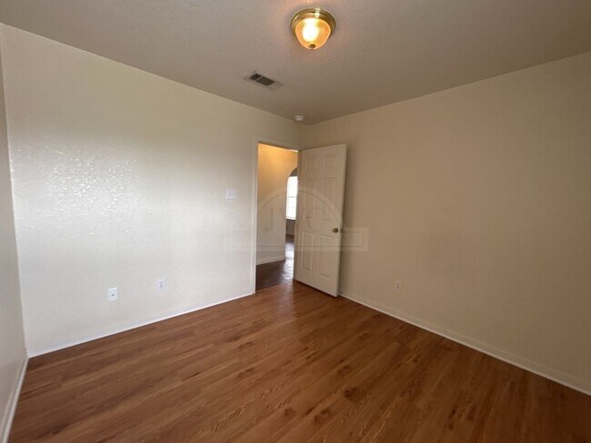 Building Photo - 1407 Dugger Cir