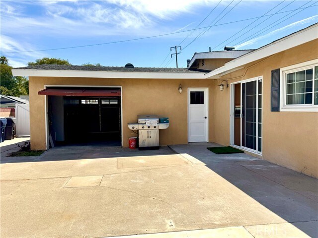 Building Photo - 15471 Salisbury Ln