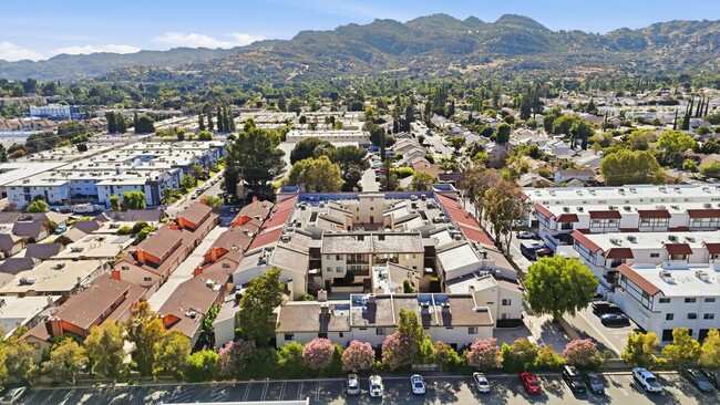 Building Photo - 9960 Owensmouth Ave