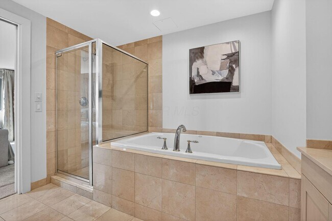 Building Photo - 1 Miranova Pl