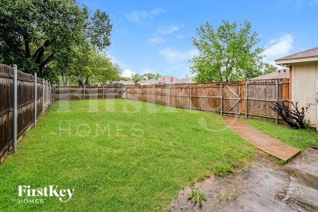 Building Photo - 2608 Park Valley Dr