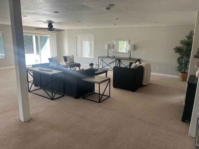 Building Photo - 11112 Calgary Way