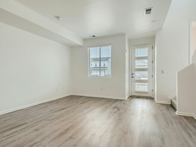 Building Photo - 9671 Truckee St