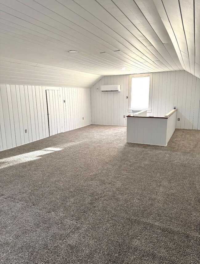 Building Photo - Charming All-Brick Home in Prime Charleston Location