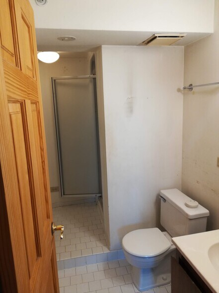 Building Photo - 1009 Buccaneer Dr