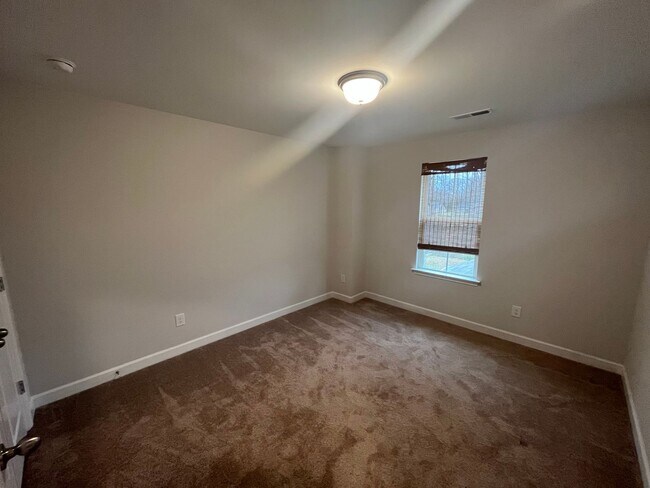 Building Photo - Breathtaking 4 Bedroom, 2 1/2 Bathroom House in Winston Salem, NC!