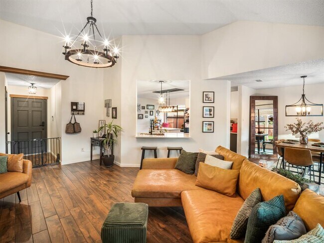 Building Photo - 505 Eaglecreek Dr