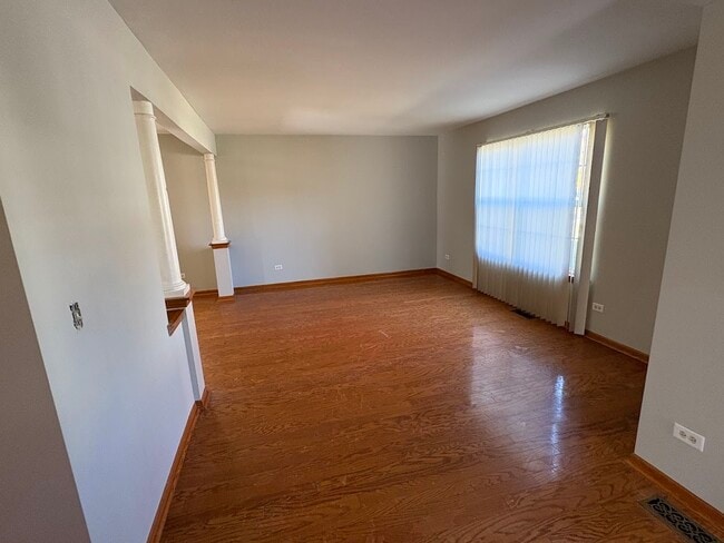 Building Photo - 23901 Cahills Way