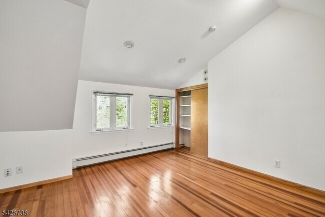 Building Photo - 296 Glen Ave