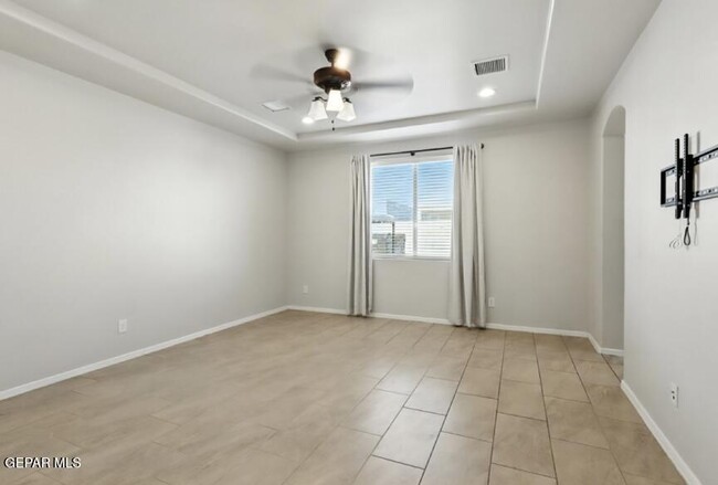 Building Photo - 1126 Gaitan St