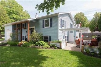Building Photo - 3 Bedroom Single Family Home New North End...