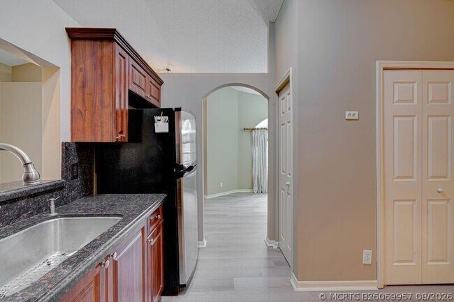 Building Photo - 6183 Floral Lakes Dr