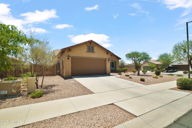 Building Photo - 17555 W Hedgehog Pl