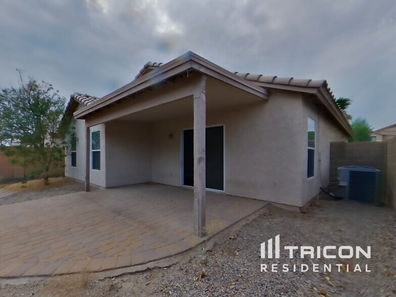 Building Photo - 4558 E Silverbell Rd
