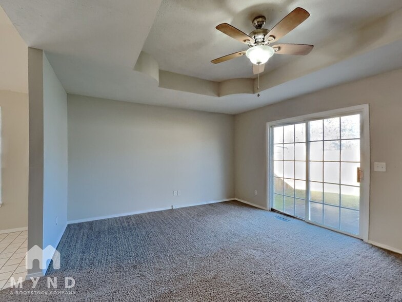 Building Photo - 3945 W Maple St