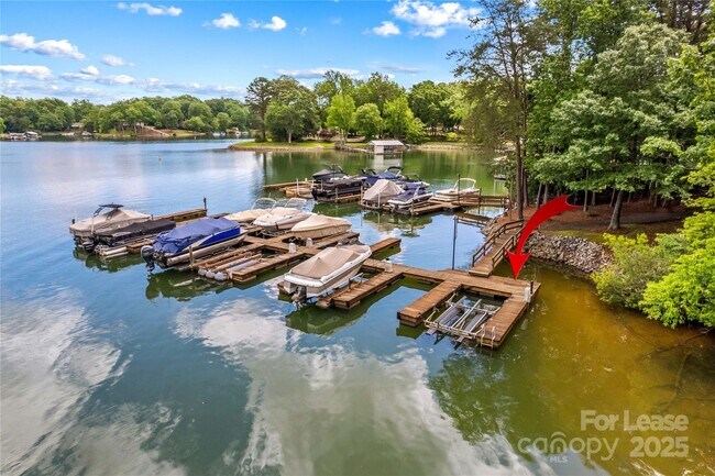 Building Photo - 4522 Long Cove Dr