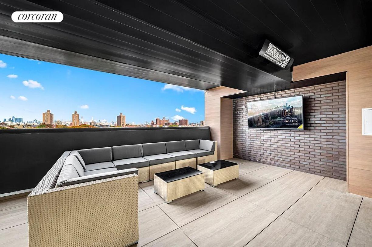 Building Photo - 1 Putnam Ave