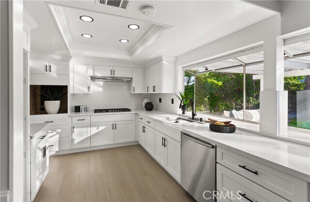 Building Photo - 9882 Kings Canyon Dr