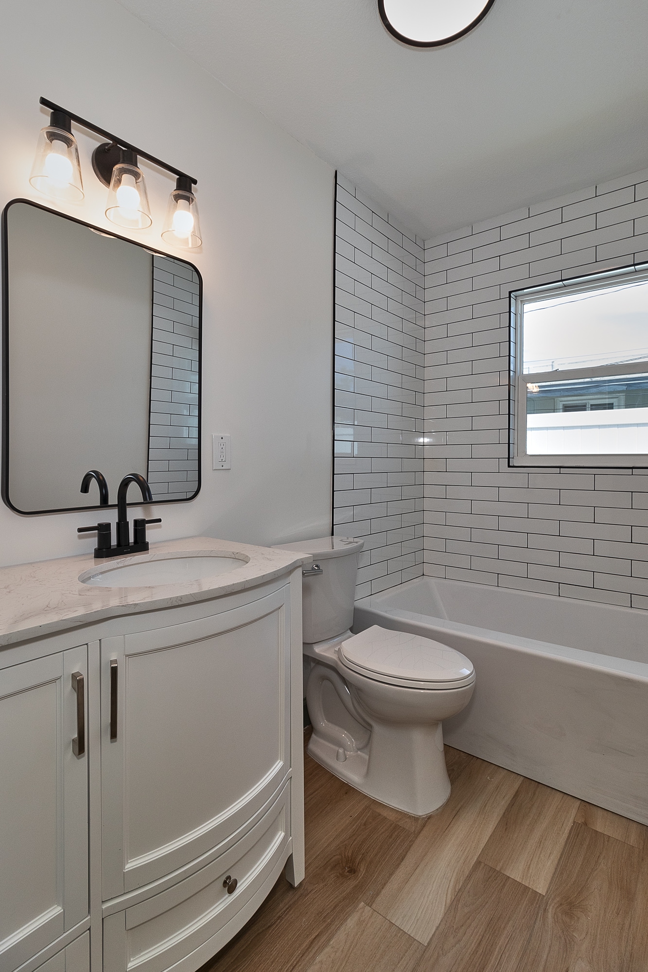 Building Photo - 510 91st Ave N