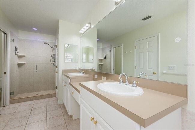 Building Photo - 2876 Bayshore Trails Dr