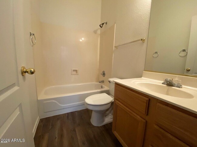 Building Photo - 3901 E San Pedro Ave